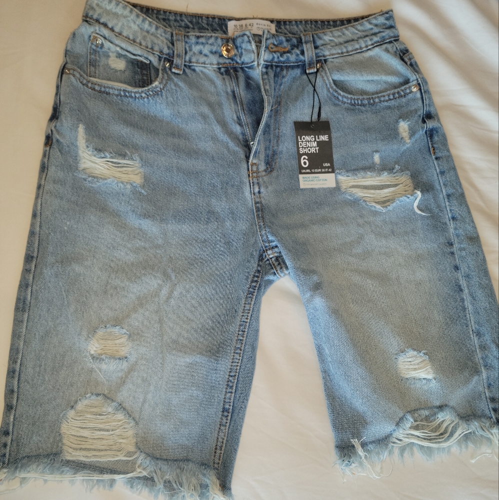 Long jean short size 6 NWT